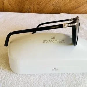 SWAROVSKI Edith SW 77 077 01W Black Sunglasses 56-15-135 prescription attached Swarovski | Accessories | Swarovski Edith Sw 77 77 0w Black  main image 3